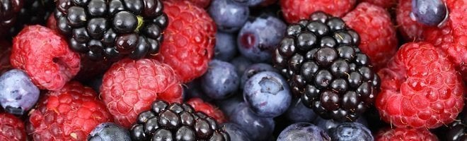 Foods that improve skin health berries