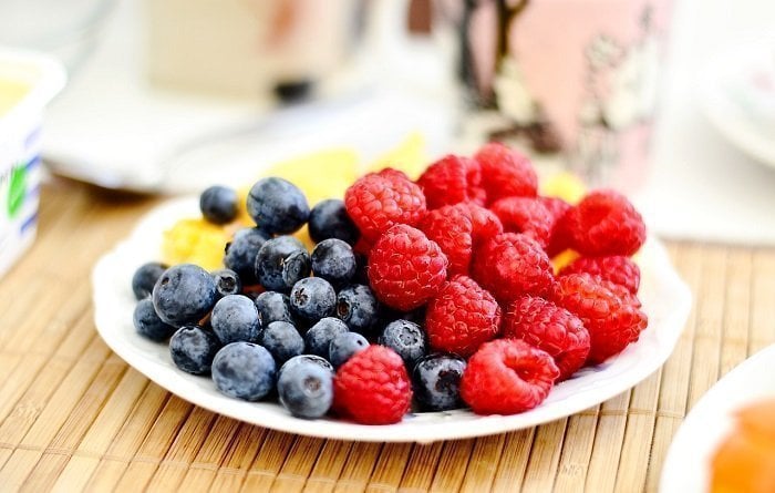 7 Healthy Work Snacks That Boost Immunity and Productivity